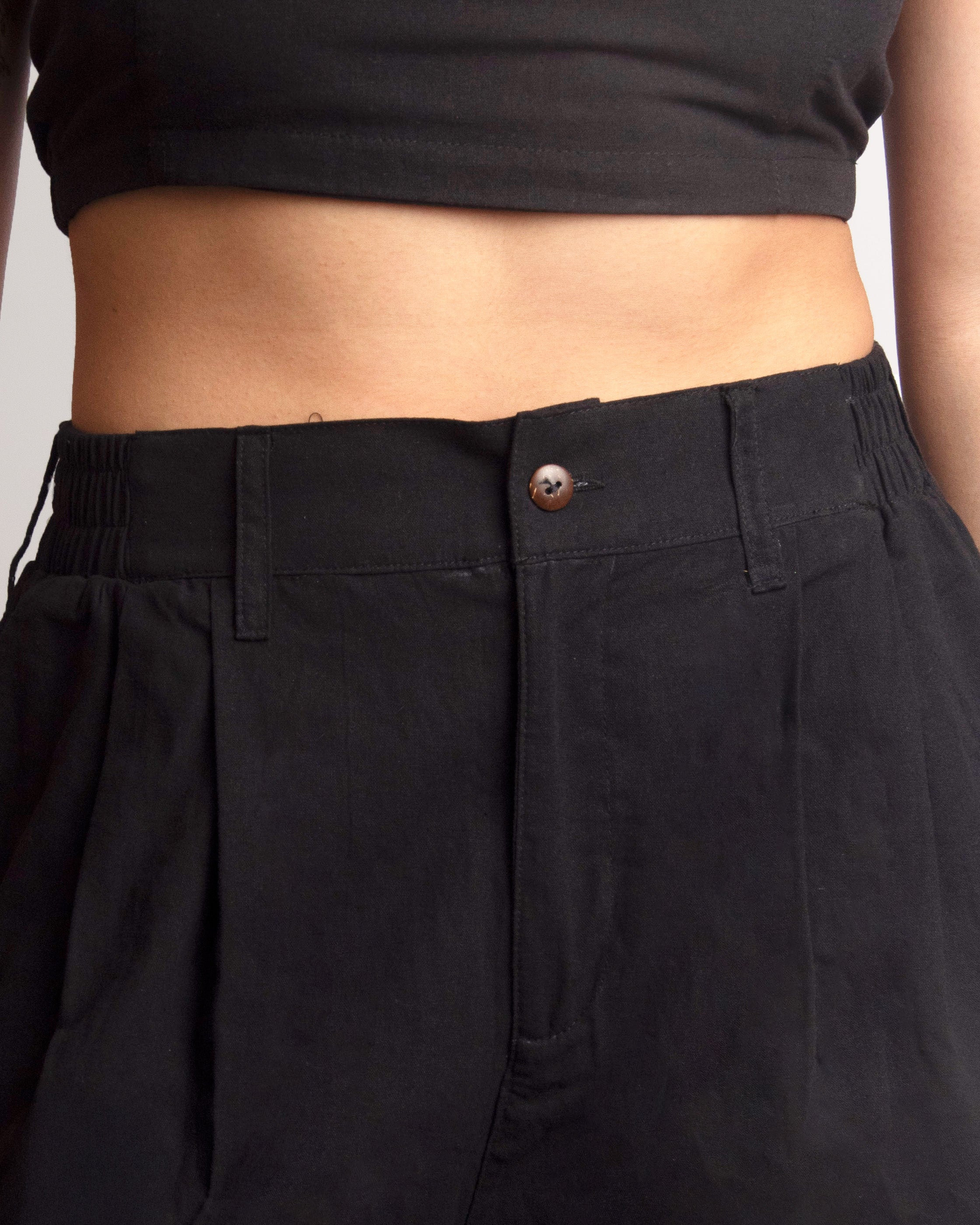 The Isla–Hali Set - Black